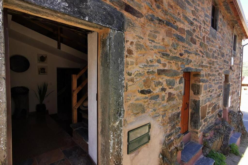 אוליירוס Casa Do Linho 400 Year Old Country Cottage מראה חיצוני תמונה